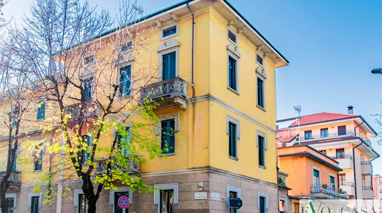 Due locali con posto auto