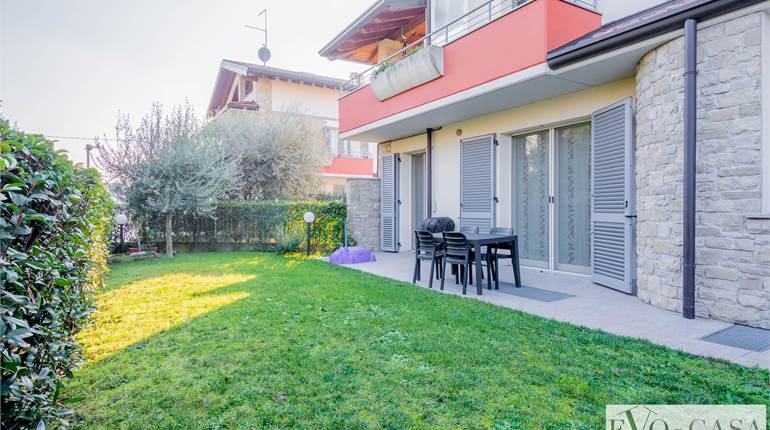 Appartamento con giardino, taverna e box