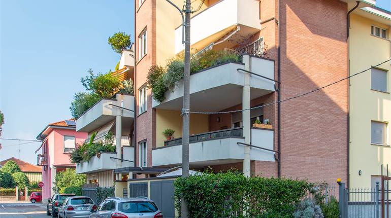Busto Arsizio - Bilocale con giardino e box doppio